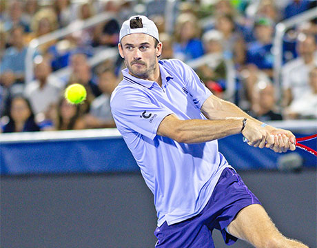 第1シードに快勝、親友対決制す (C)