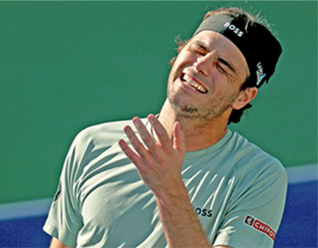 TOP10 一気に3名散る、ラケット破壊も