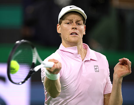 シナー 19歳フォンセカ下し8強へ