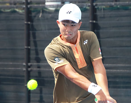 本田尚也、島袋将に完勝で初戦突破