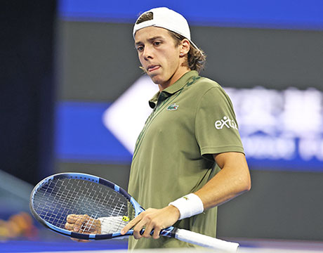 23歳 右肘手術で戦線離脱