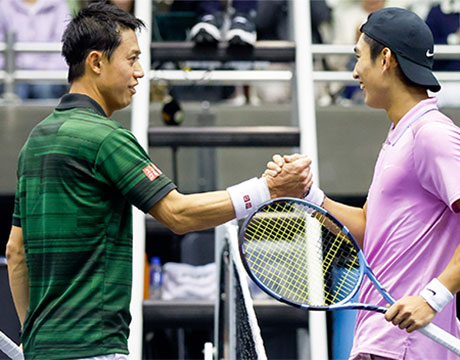 錦織圭 2勝1敗の若手と練習