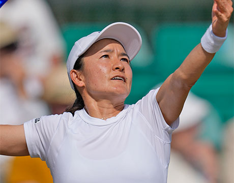 青山修子組 逆転勝ちで初戦突破