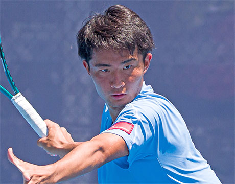 松岡隼、望月慎太郎と綿貫陽介に勝利
