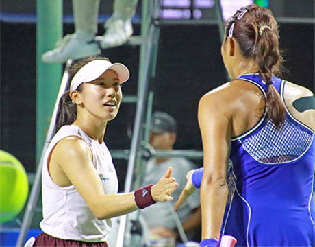 加藤未唯ペア 日本勢対決制し初戦突破