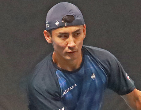 島袋将 10大会ぶりツアー初戦突破