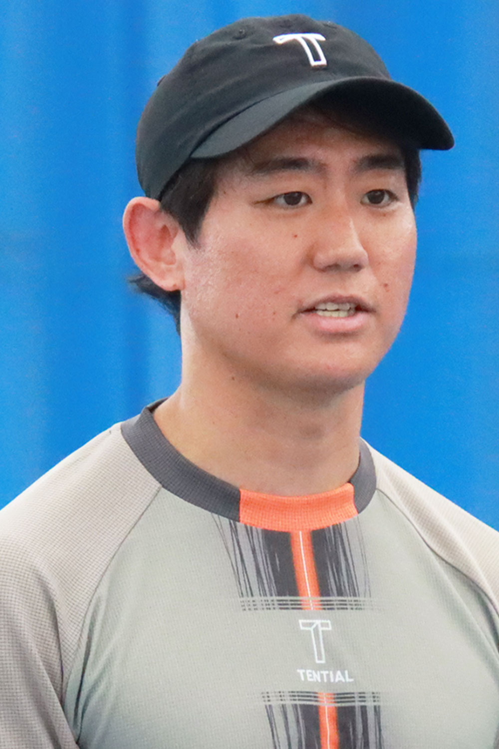 西岡 良仁