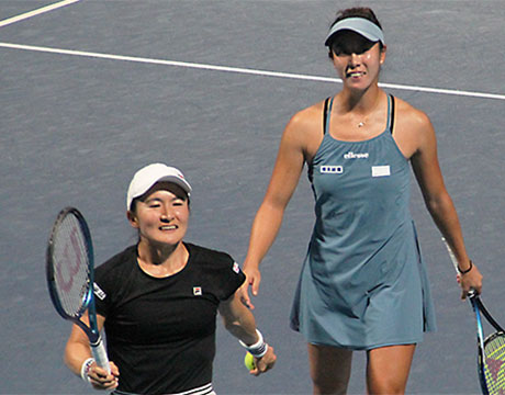 青山/柴原ペア 日本勢対決制し8強
