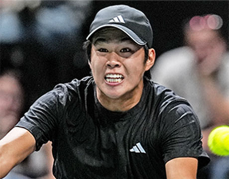 19歳 ツアー初制覇に王手 (C)