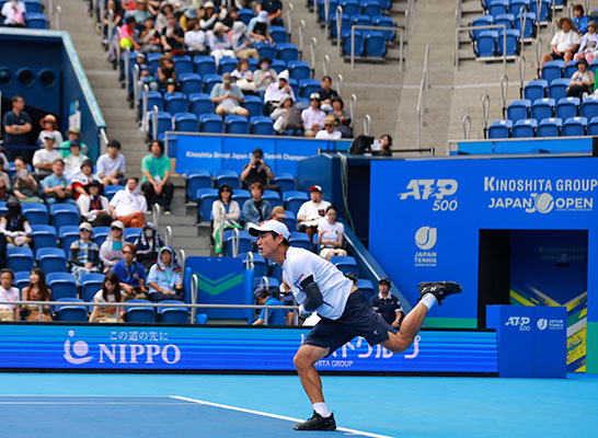 連続写真】西岡良仁のサーブ⑭ - テニスニュース - テニス365