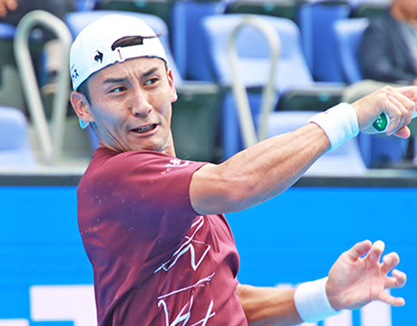 島袋将 接戦制し開幕戦で8強