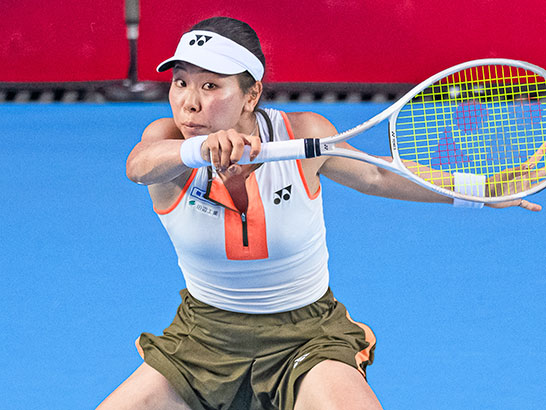 坂詰姫野 逆転勝ちで開幕戦4強