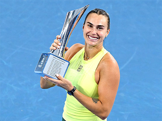 世界1位 盤石2連覇、政治的対立も