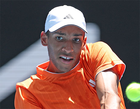 世界8位 痙攣で全豪OP途中棄権