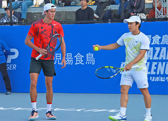 トゥロター・ジェームズ、清水悠太