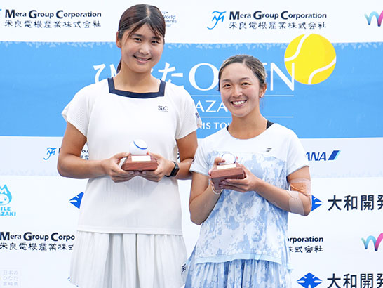 （左から）永田杏里、佐藤南帆